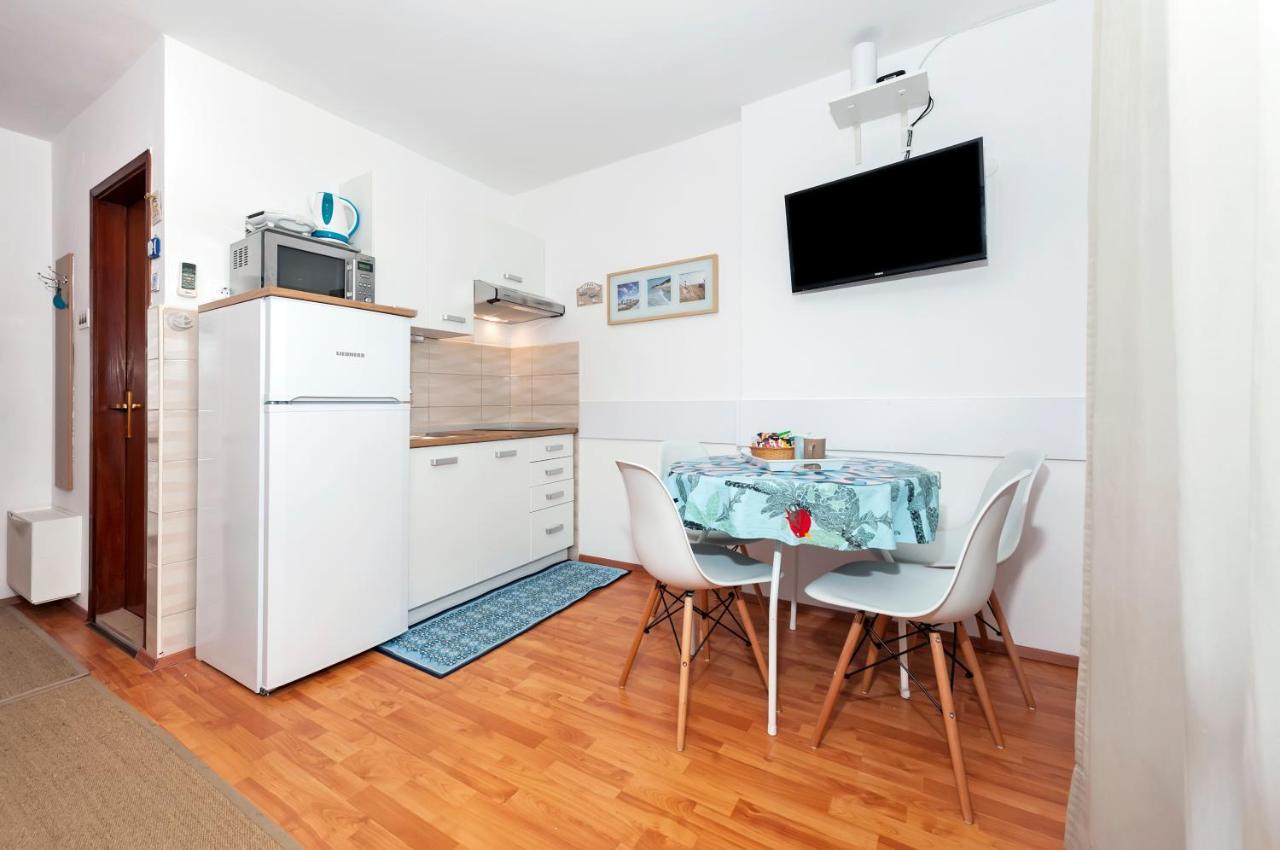 Apartments Aja And Stefy โรวีน ภายนอก รูปภาพ